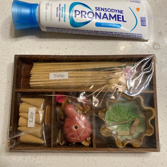New - Thai Aromatherapy Box (3 for $30) - Picture 2 of 2